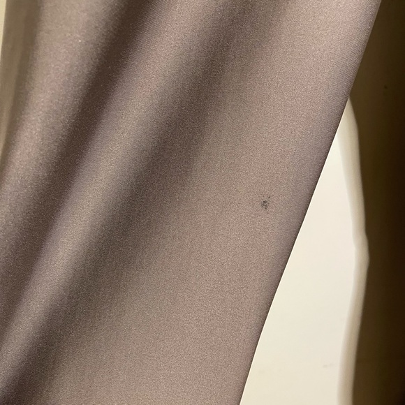 Alo Yoga Airlift Legging in Olive Branch - Picture 7 of 8